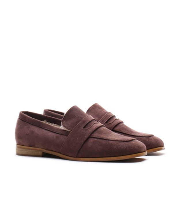 Britische Loafer Aus Wildleder Mit Eckigem Kopf Und Flachem Absatz