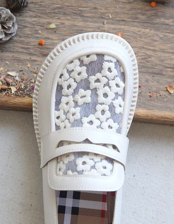 Flache Loafer Mit Rundem Kopf Und Weichem Boden Aus Spitze