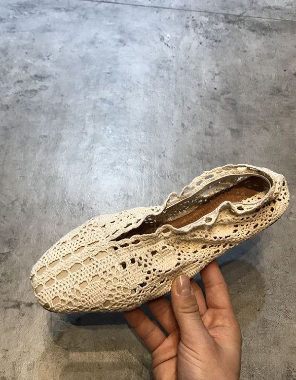 Flats Aus Atmungsaktivem Mesh-strick Mit Quadratischem Kopf