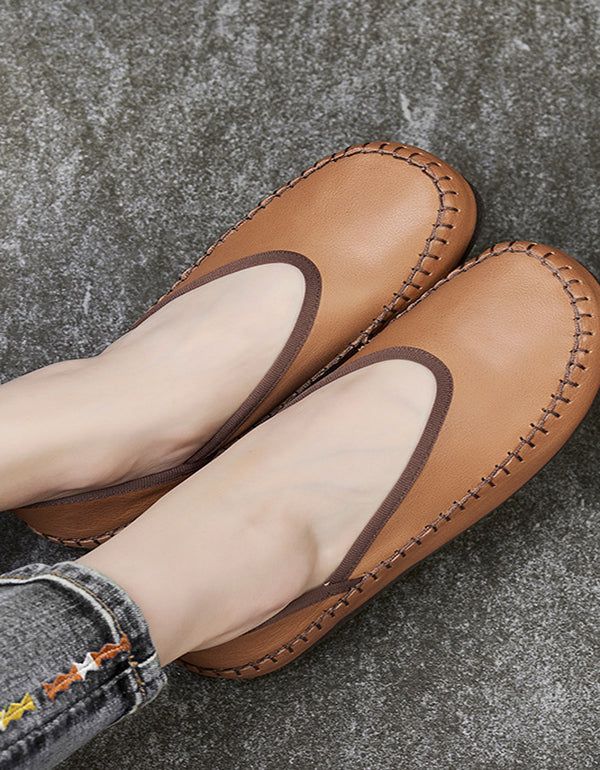 Frühlings-sommer-retro-leder-flats-müßiggänger