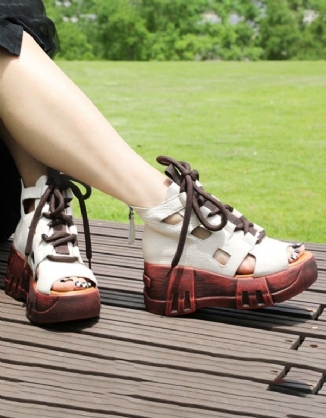 Sommerliche Retro-plateau-sandalen Mit Schnürung Und Aussparungen