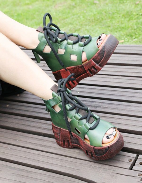 Sommerliche Retro-plateau-sandalen Mit Schnürung Und Aussparungen