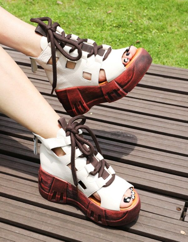 Sommerliche Retro-plateau-sandalen Mit Schnürung Und Aussparungen