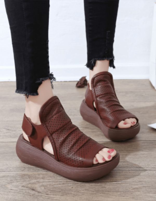 Sommersandalen Aus Leder Im Retro-stil Mit Keilabsatz