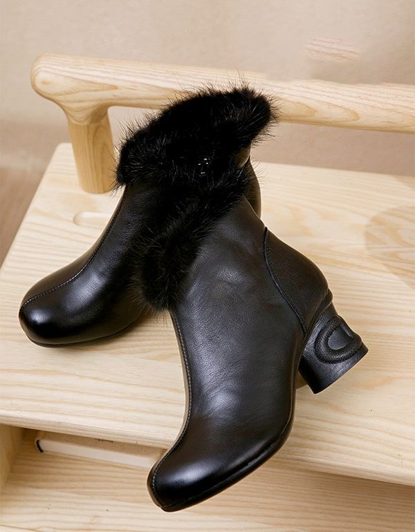 Elegante Klobige Stiefel Aus Winterplüsch Und Retro-leder