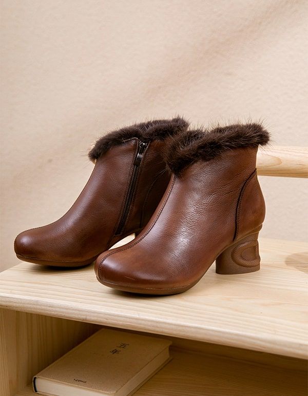 Elegante Klobige Stiefel Aus Winterplüsch Und Retro-leder