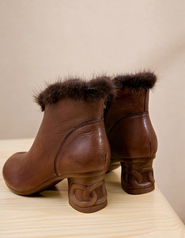 Elegante Klobige Stiefel Aus Winterplüsch Und Retro-leder