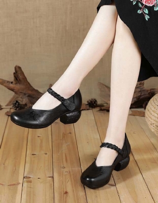 Handgemachte Retro-pumps Mit Klettverschluss Und Klobigkeit