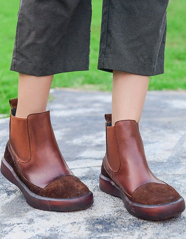 Kurze Damenstiefel Aus Handgefertigtem Retro-leder Im Herbst