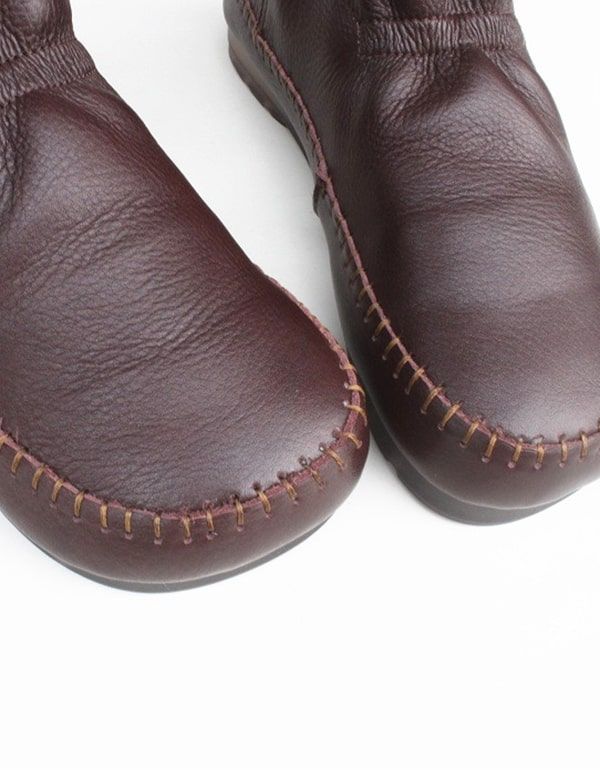 Retro-stiefeletten Mit Flachem Boden Im Herbst. Handgefertigt