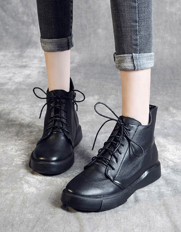 Schwarze Kurze Retro-lederstiefel Im Britischen Stil