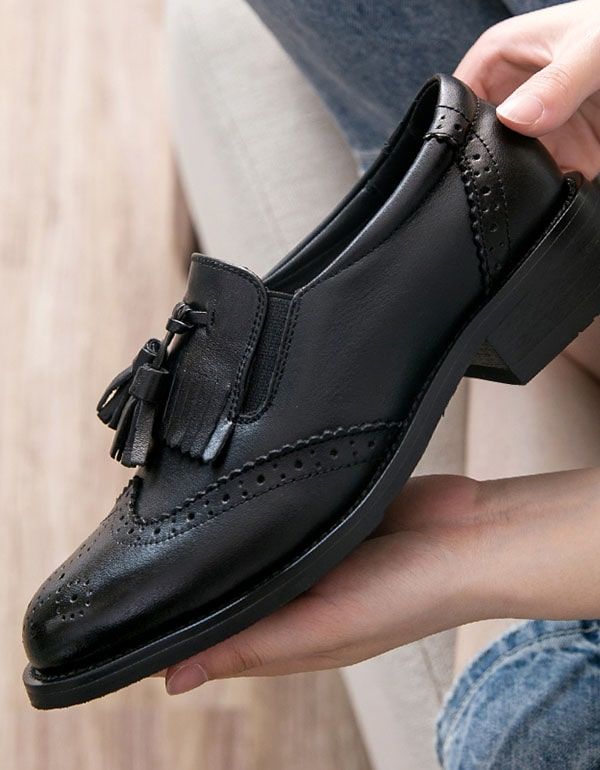 Handgemachte Oxford-schuhe Aus Schwarzem Leder Im Britischen Stil