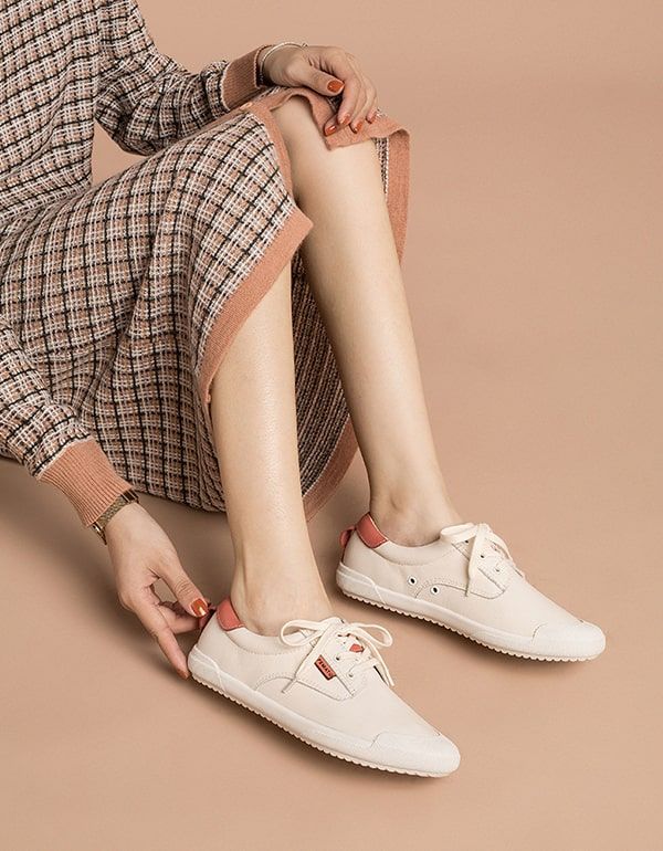 Spring Beige Lederturnschuhe Für Damen