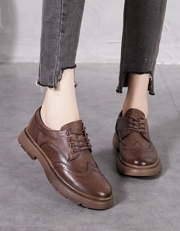 Frühlings-retro-leder-oxford-schnürschuhe